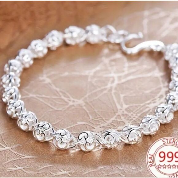 Exquisite Vintage sterling silver charm bracelet - Picture 6 of 8